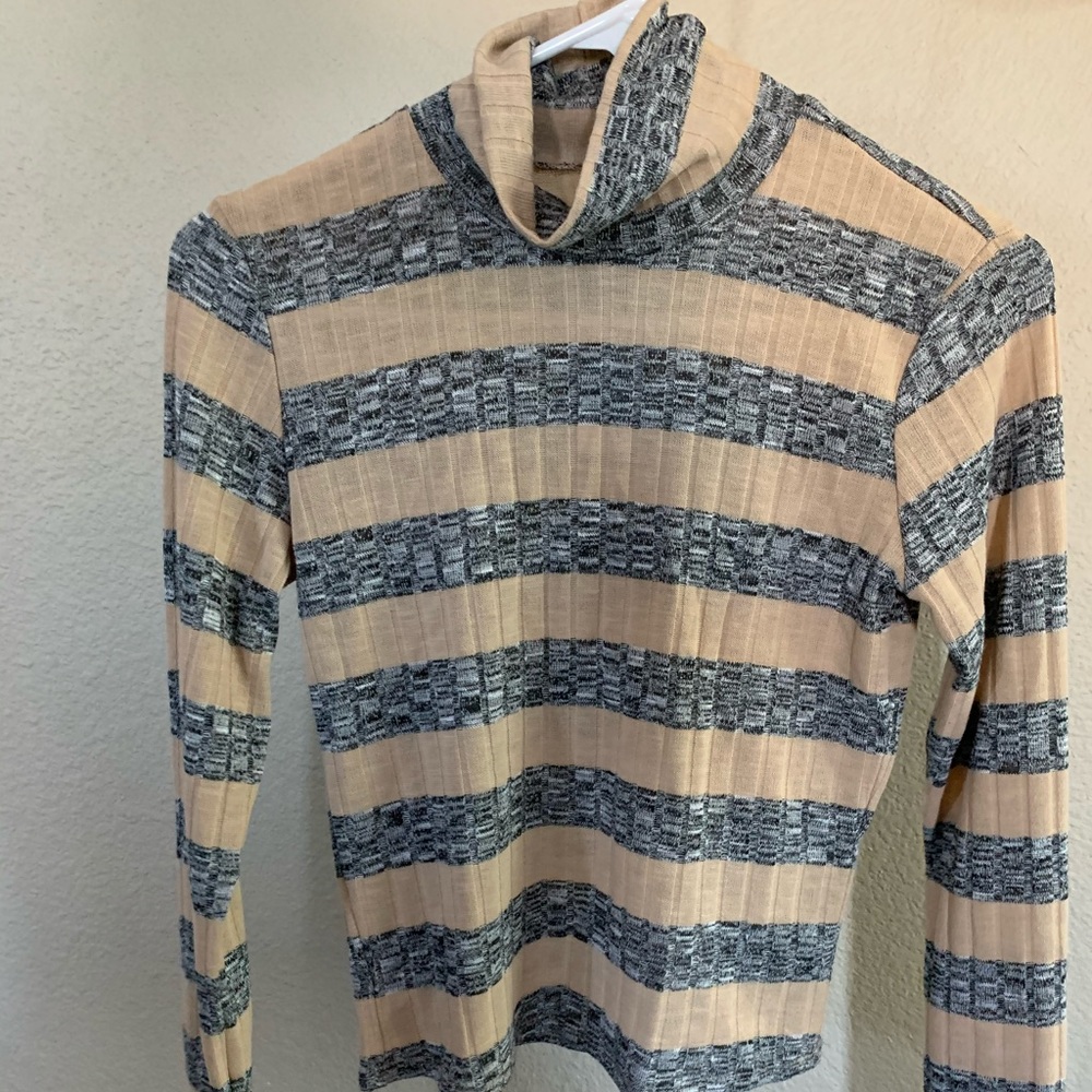 Striped turtle neck